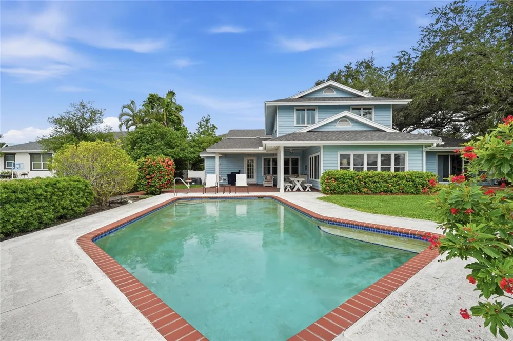 1211 61ST STREET NW Bradenton, FL 34209