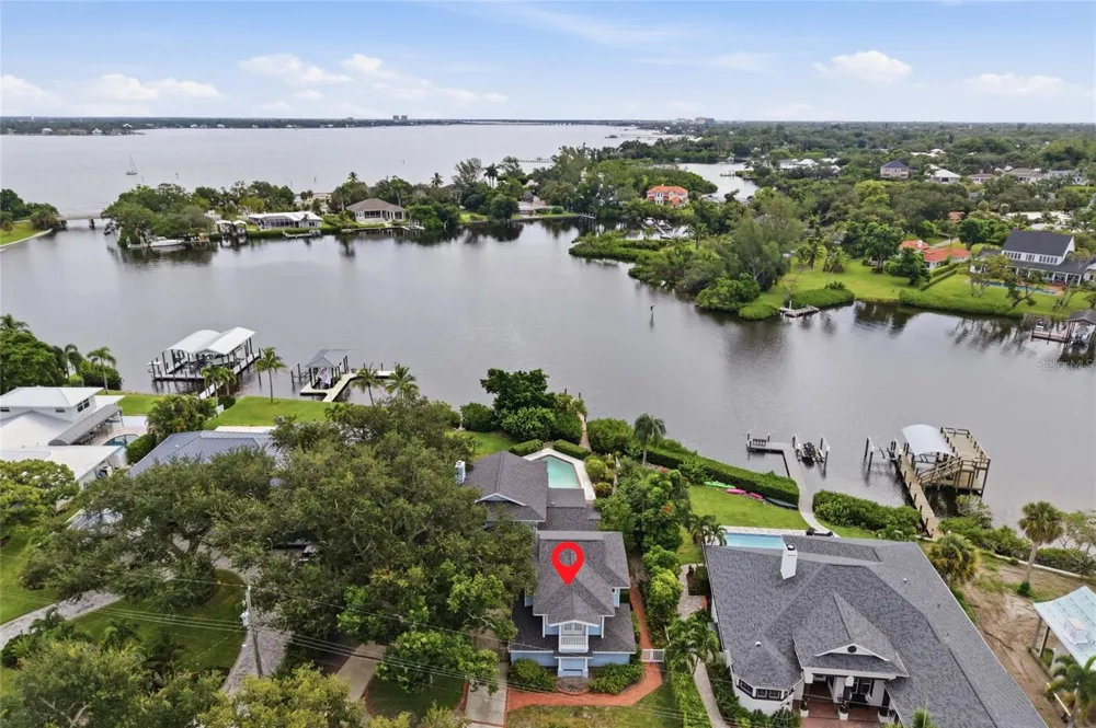 1211 61ST STREET NW Bradenton, FL 34209