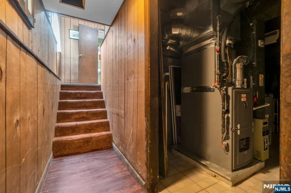 10 Overlook Avenue Emerson, NJ 07630