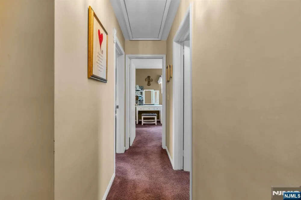 10 Overlook Avenue Emerson, NJ 07630