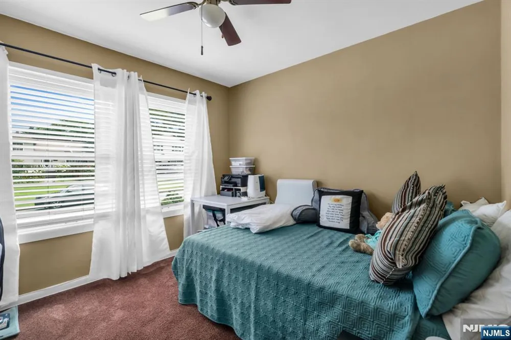 10 Overlook Avenue Emerson, NJ 07630