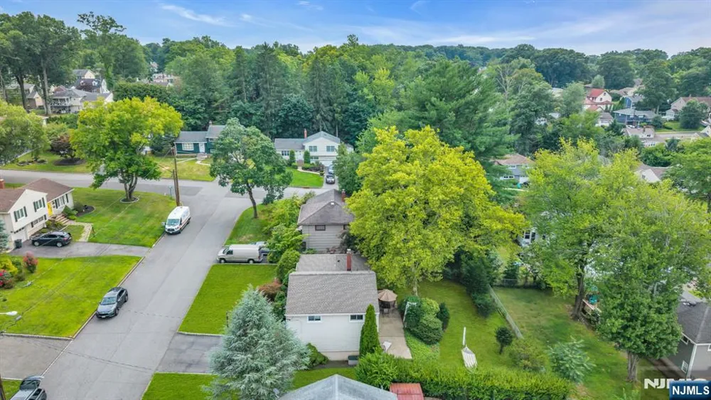 10 Overlook Avenue Emerson, NJ 07630