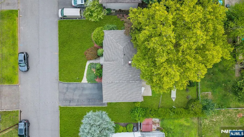 10 Overlook Avenue Emerson, NJ 07630