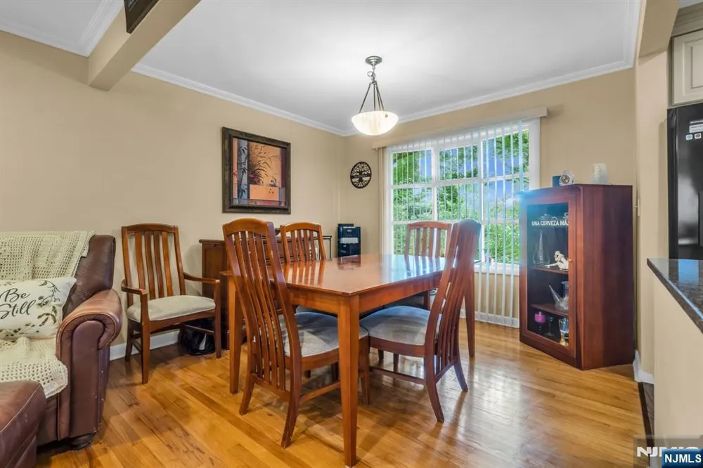 10 Overlook Avenue Emerson, NJ 07630