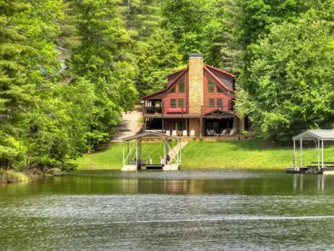 67 Lakeshore Drive