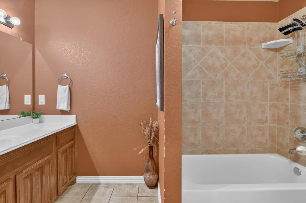6829 Cheatham Drive Watauga, TX 76148