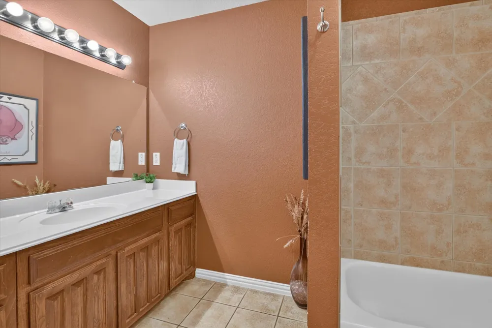 6829 Cheatham Drive Watauga, TX 76148
