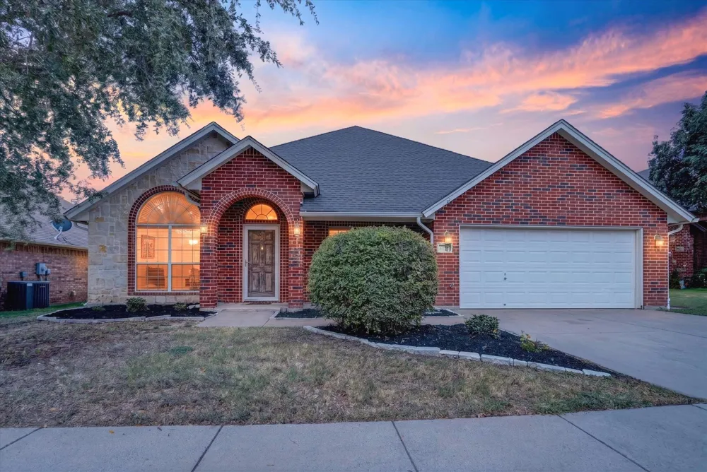 6829 Cheatham Drive Watauga, TX 76148