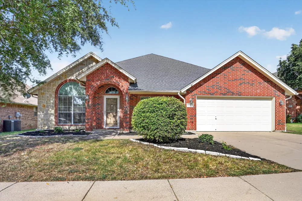 6829 Cheatham Drive Watauga, TX 76148