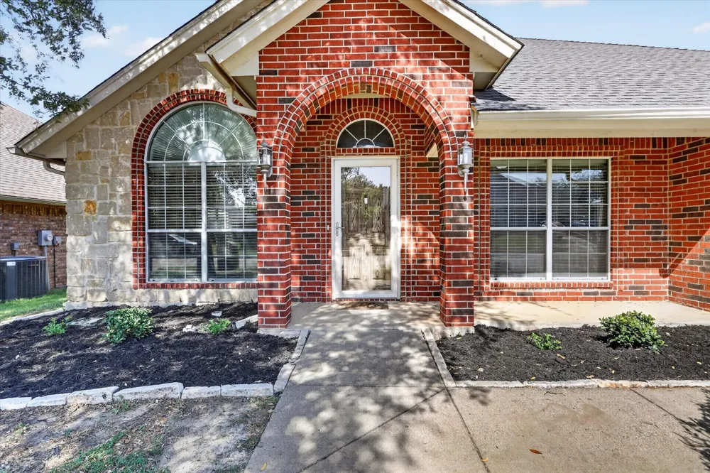 6829 Cheatham Drive Watauga, TX 76148