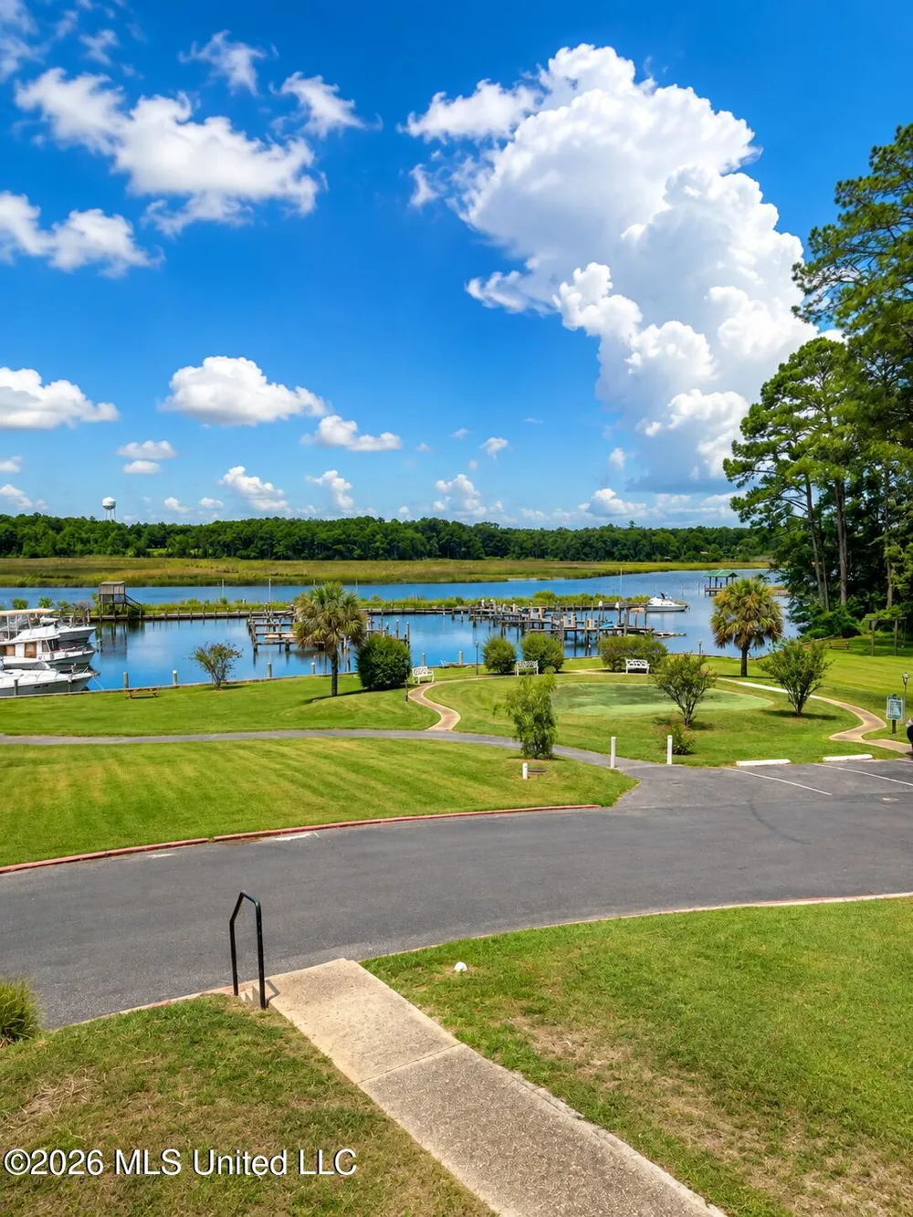 3230 Cumberland Road Ocean Springs, MS 39564