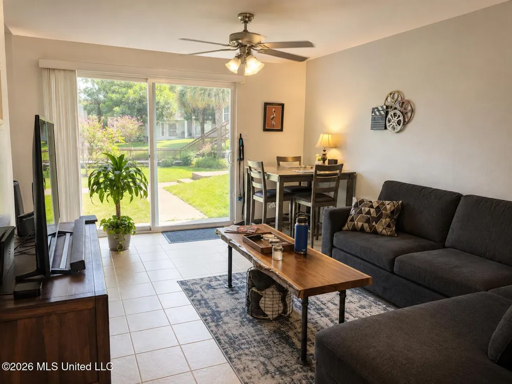 3230 Cumberland Road Ocean Springs, MS 39564