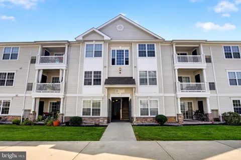 108 LIONHEART LANE #D