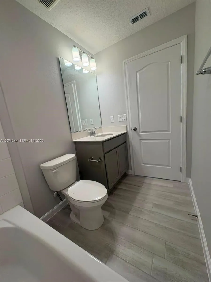 2835 NARCOOSSEE COMMONS WAY Saint Cloud, FL 34771