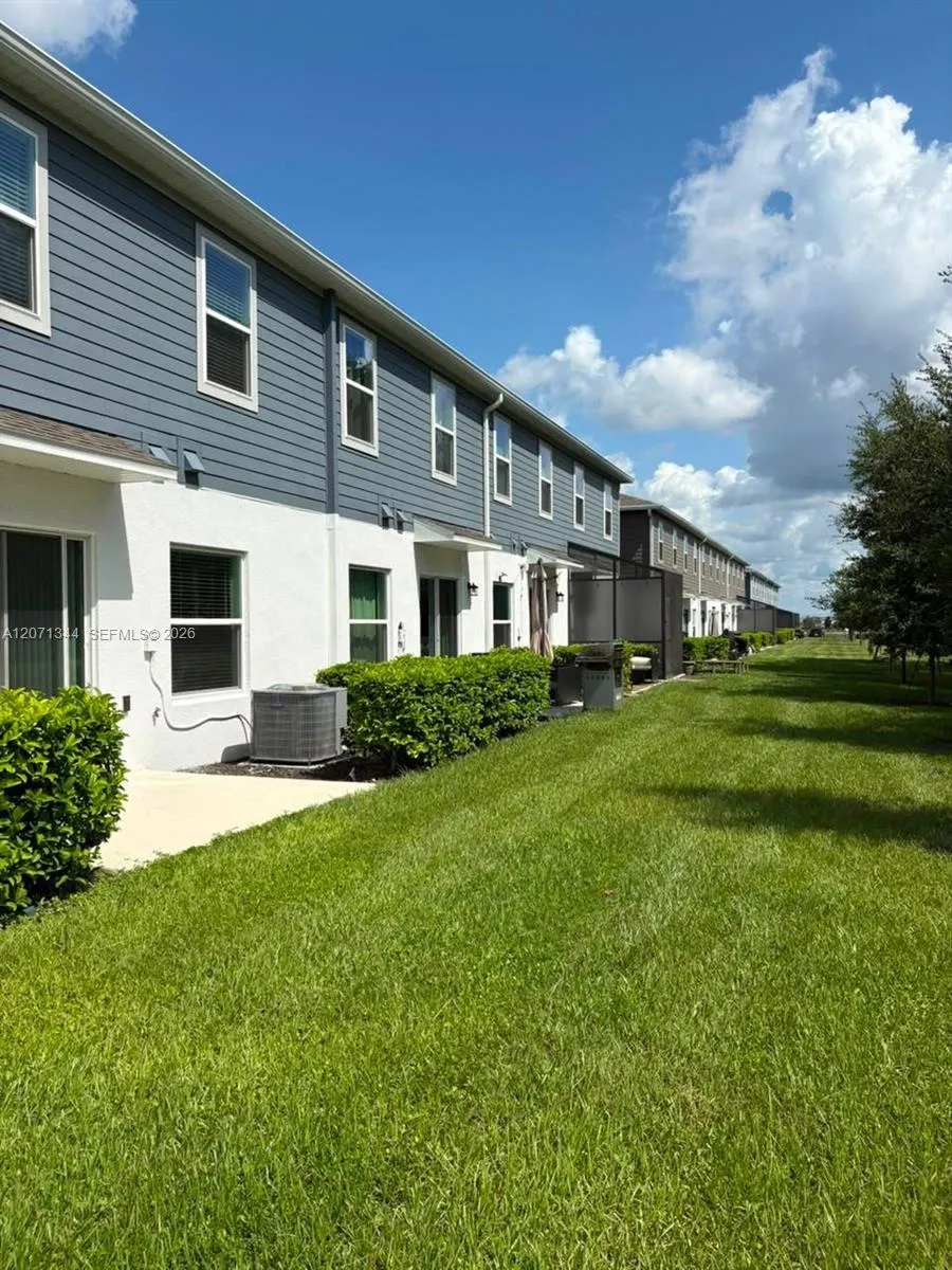 2835 NARCOOSSEE COMMONS WAY Saint Cloud, FL 34771