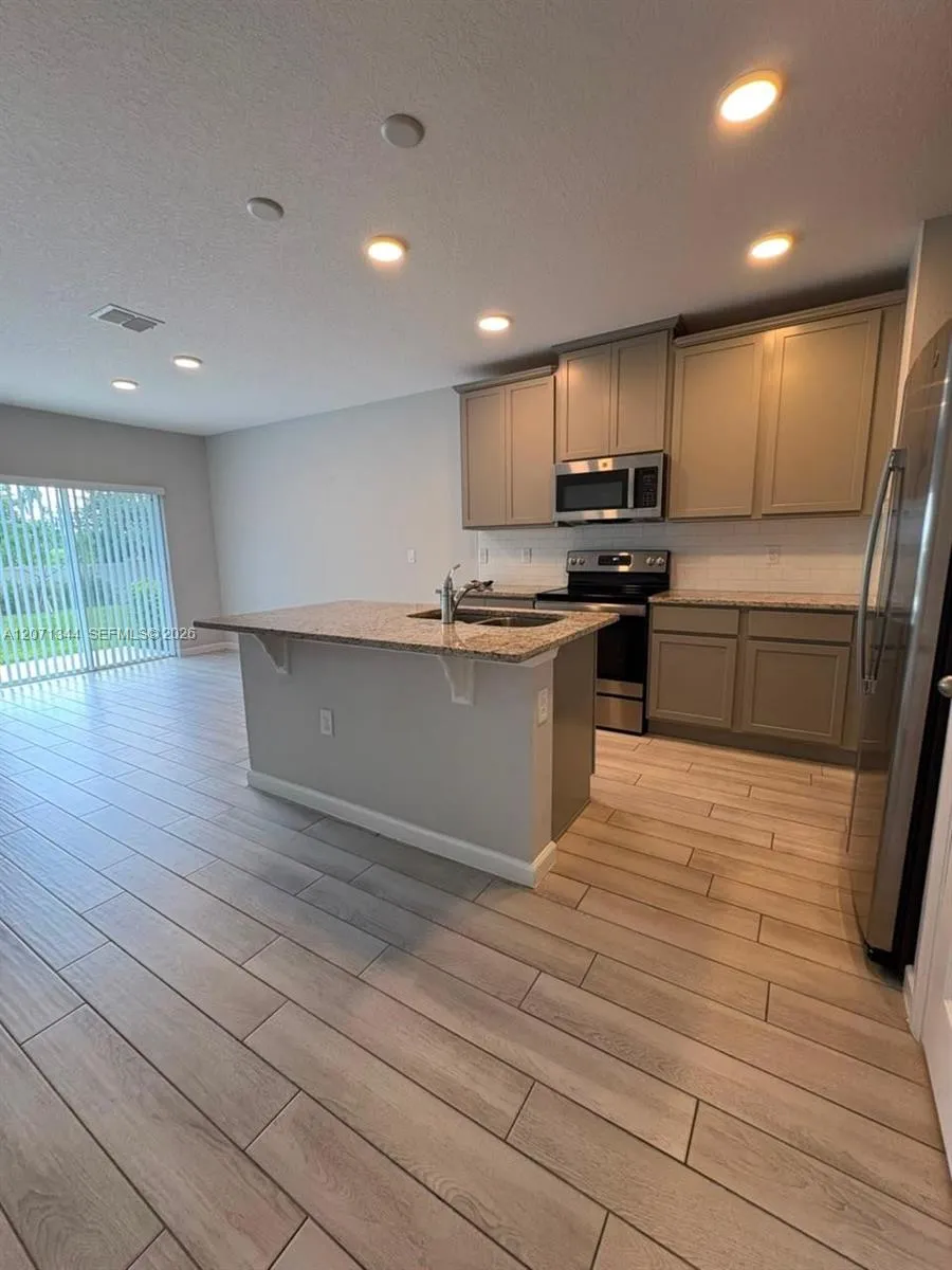2835 NARCOOSSEE COMMONS WAY Saint Cloud, FL 34771