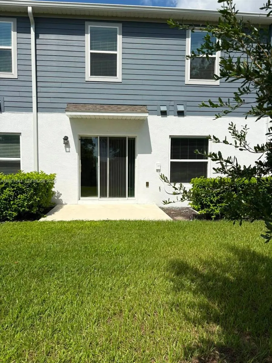 2835 NARCOOSSEE COMMONS WAY Saint Cloud, FL 34771