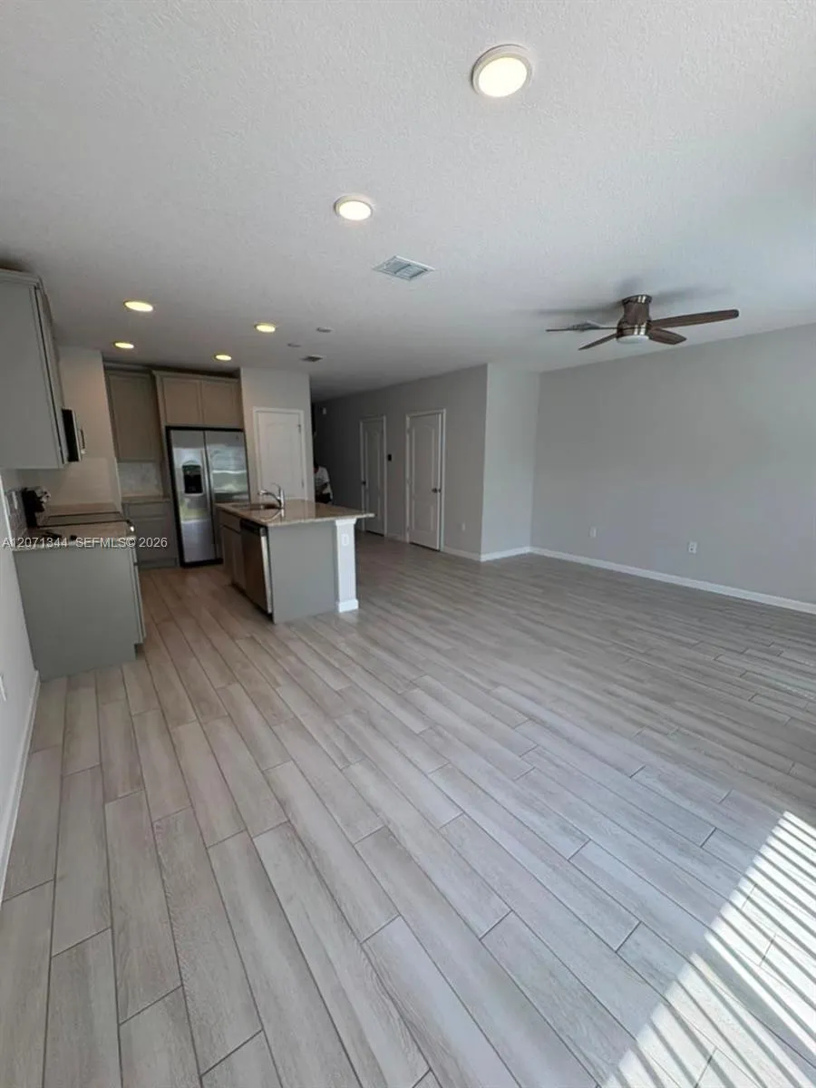 2835 NARCOOSSEE COMMONS WAY Saint Cloud, FL 34771