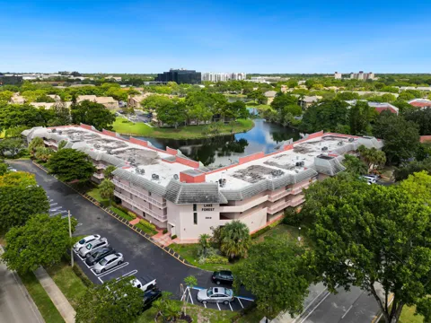 2850 Forest Hills Boulevard #211