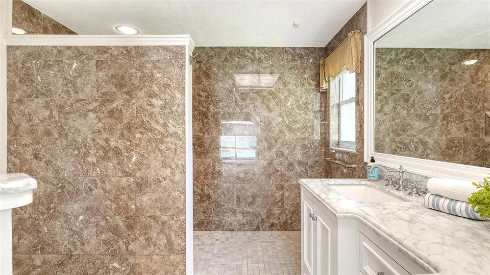 23 ARBOR OAKS DRIVE Sarasota, FL 34232