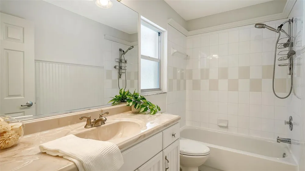 23 ARBOR OAKS DRIVE Sarasota, FL 34232
