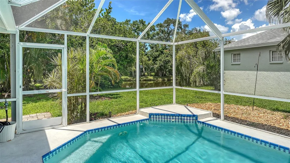 23 ARBOR OAKS DRIVE Sarasota, FL 34232