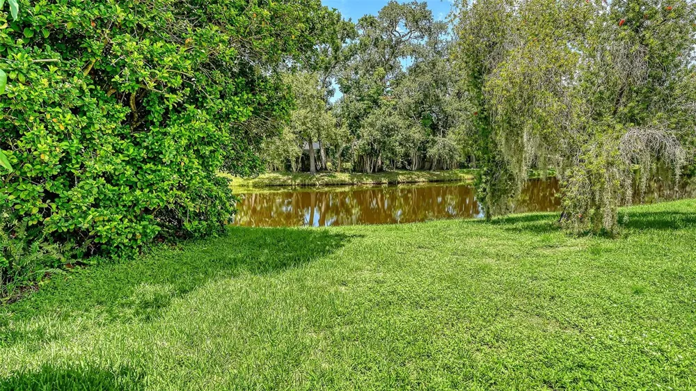 23 ARBOR OAKS DRIVE Sarasota, FL 34232