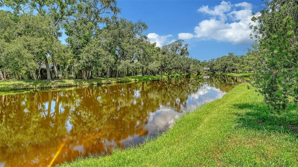 23 ARBOR OAKS DRIVE Sarasota, FL 34232