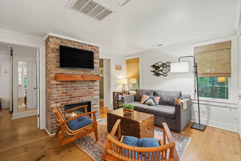 963 Allegan Street Saugatuck, MI 49453