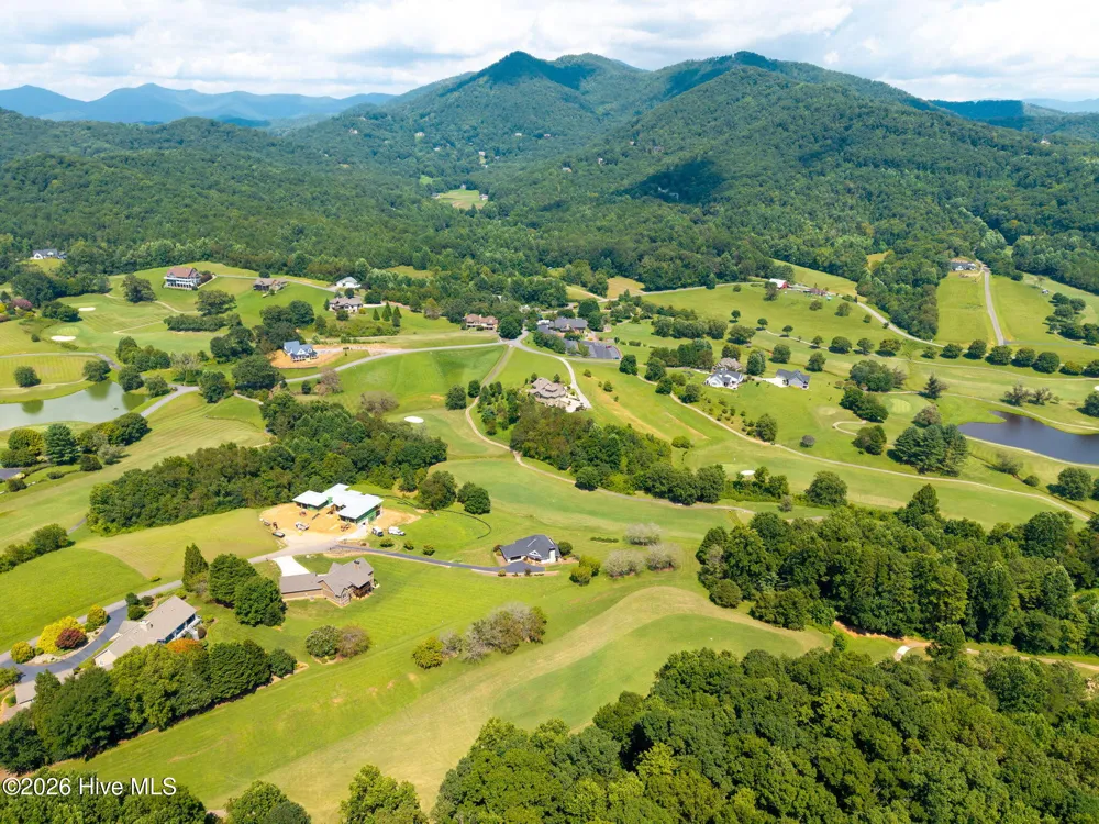 358 Licklog Ridge Hayesville, NC 28904
