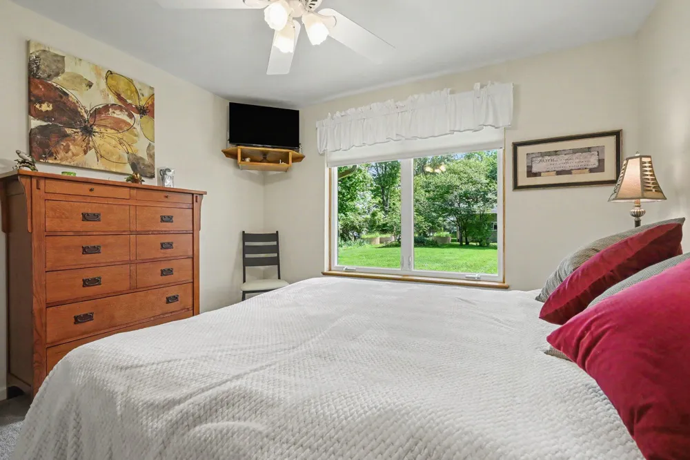51408 Summit Street Paw Paw Township, MI 49079