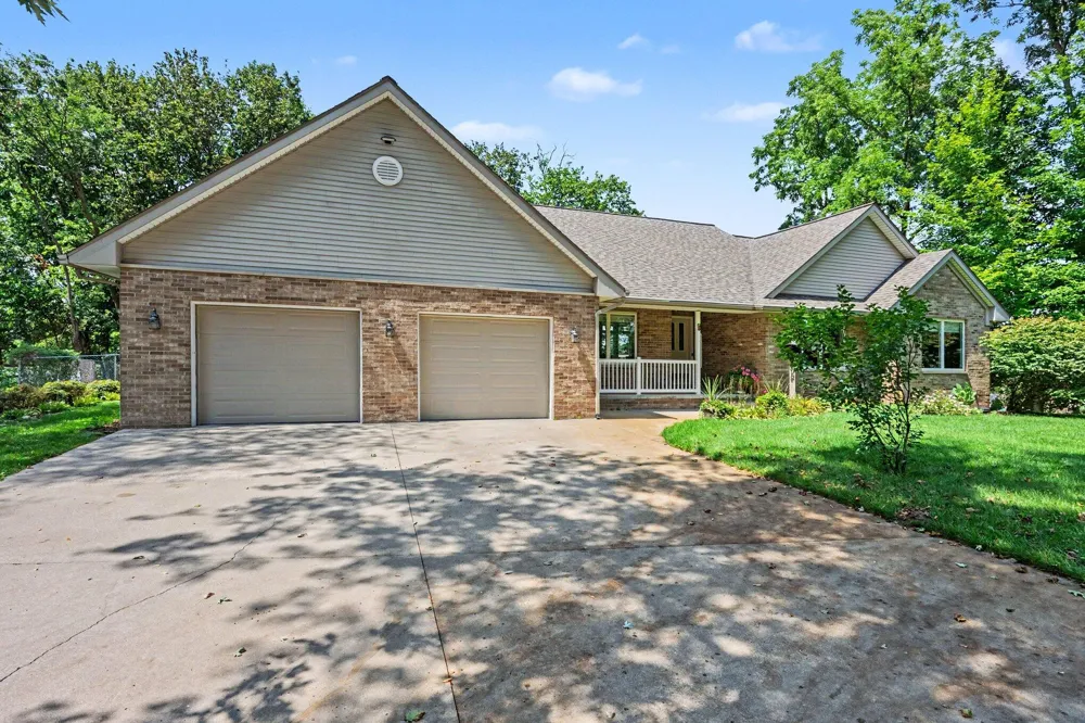 51408 Summit Street Paw Paw Township, MI 49079