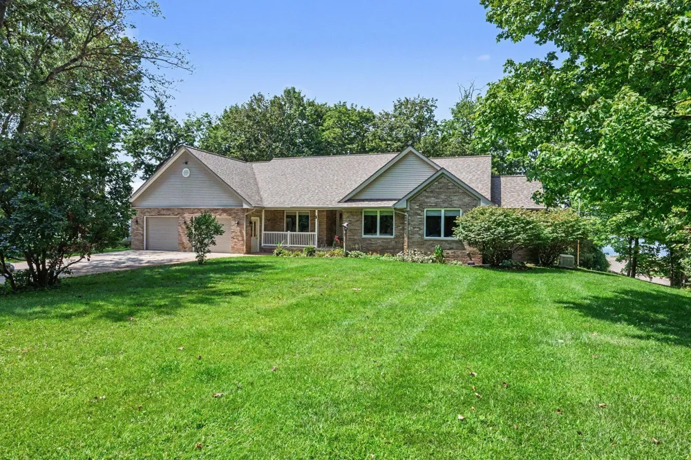 51408 Summit Street Paw Paw Township, MI 49079