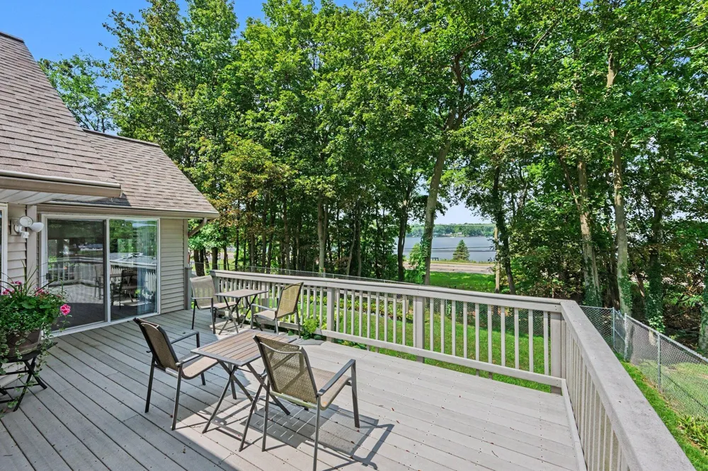 51408 Summit Street Paw Paw Township, MI 49079