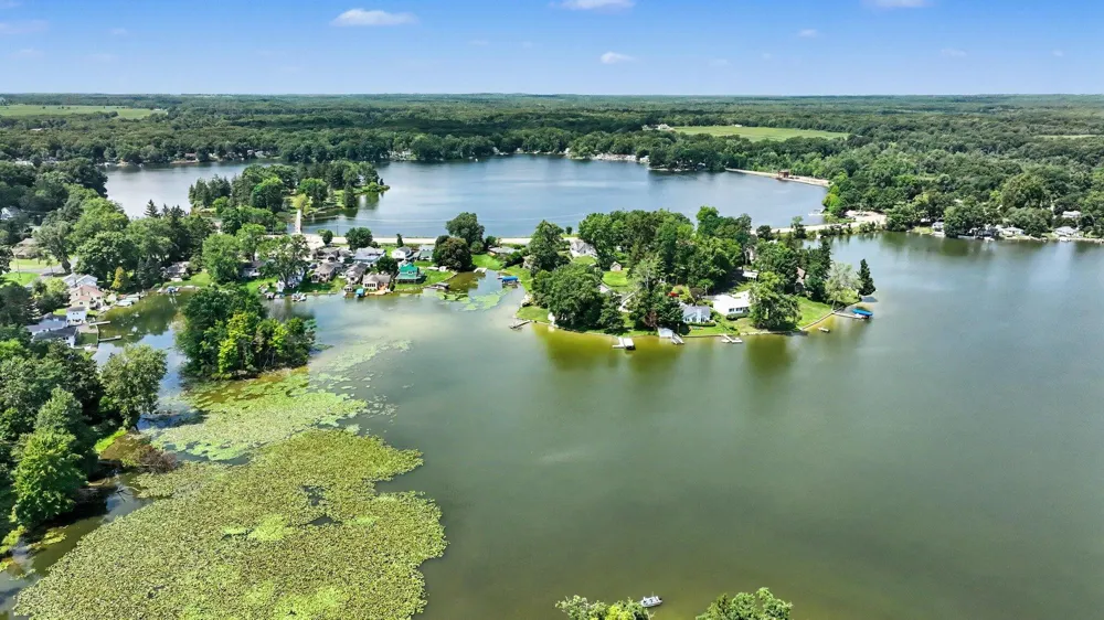 51408 Summit Street Paw Paw Township, MI 49079