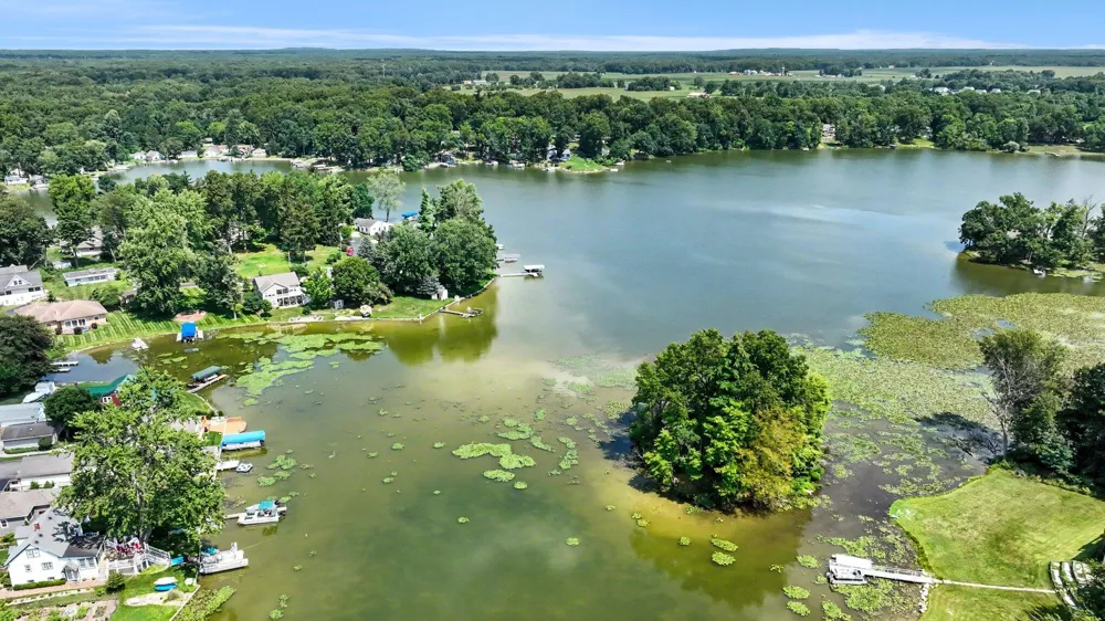 51408 Summit Street Paw Paw Township, MI 49079