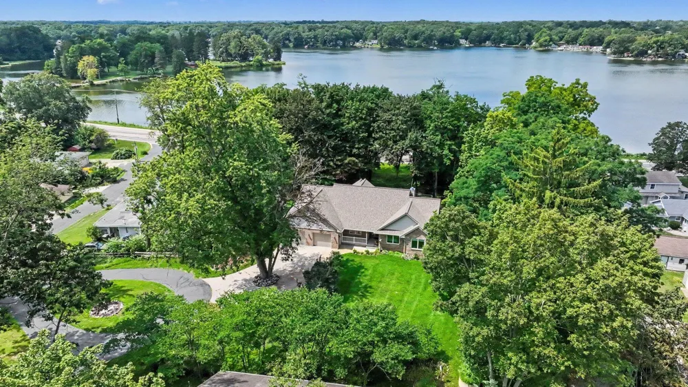 51408 Summit Street Paw Paw Township, MI 49079