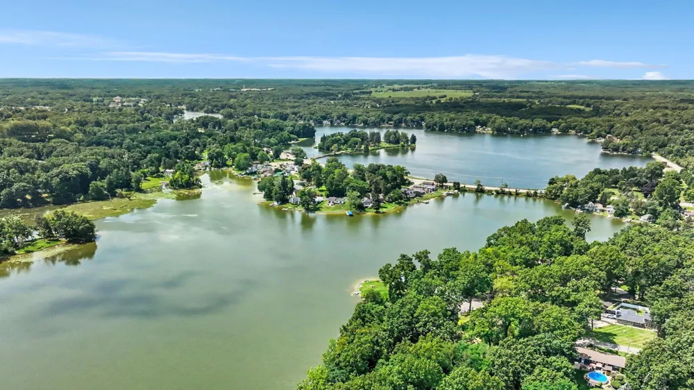 51408 Summit Street Paw Paw Township, MI 49079