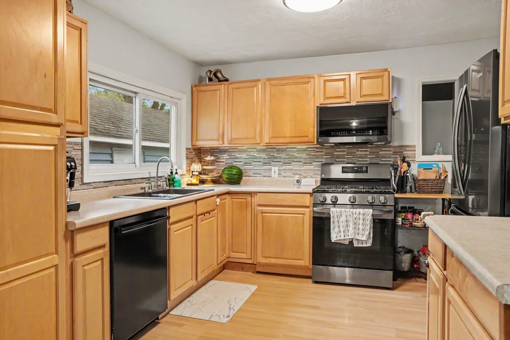 929 Bacon Avenue Portage City, MI 49002
