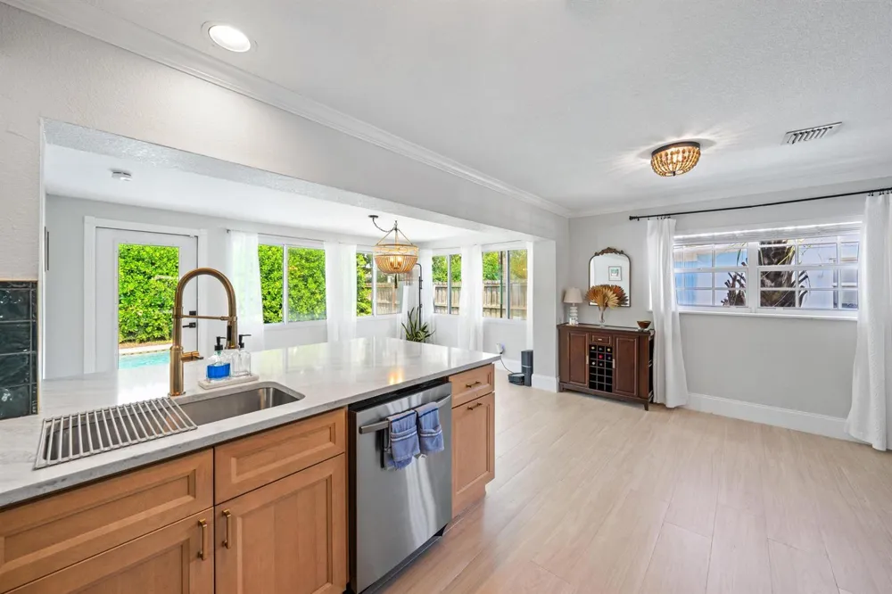 511 Ivy Avenue Palm Beach Gardens, FL 33410