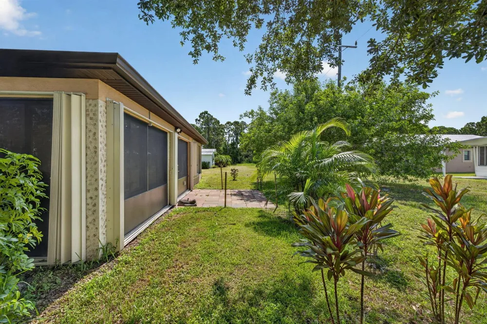 79 FLORES DEL NORTE Fort Pierce, FL 34951
