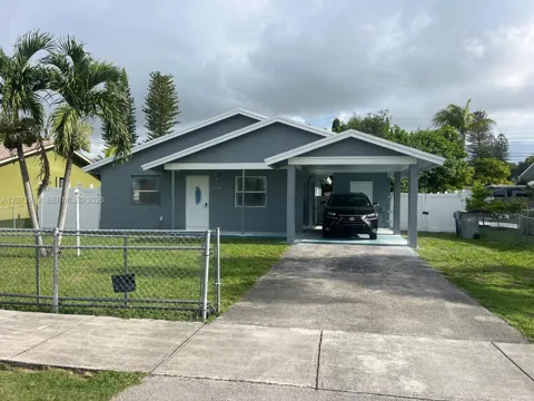 2571 NW 5th St