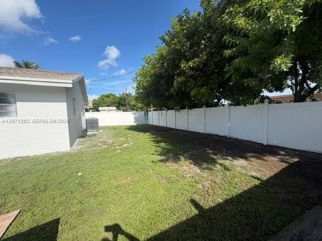2571 NW 5th St Pompano Beach, FL 33069