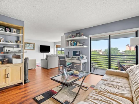 2314 S Cypress Bend #611