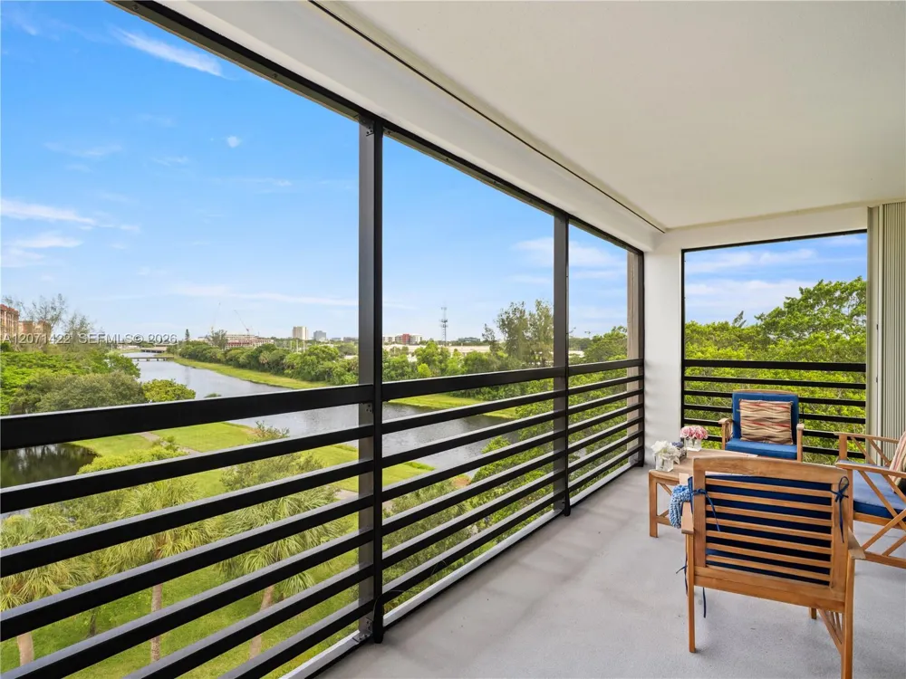 2314 S Cypress Bend #611 Pompano Beach, FL 33069