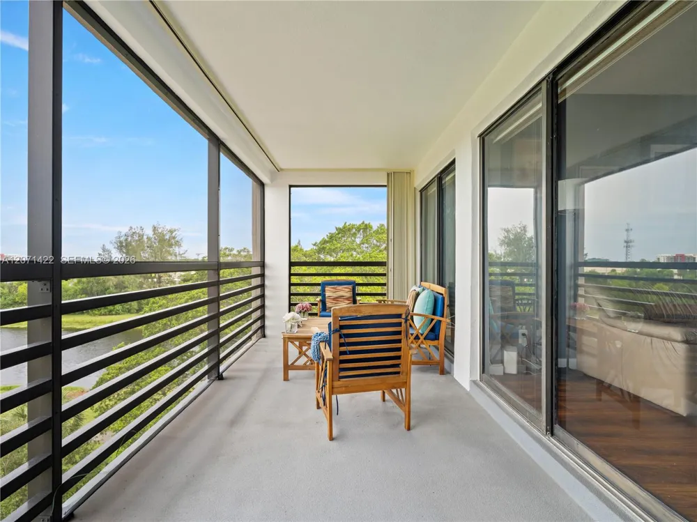 2314 S Cypress Bend #611 Pompano Beach, FL 33069