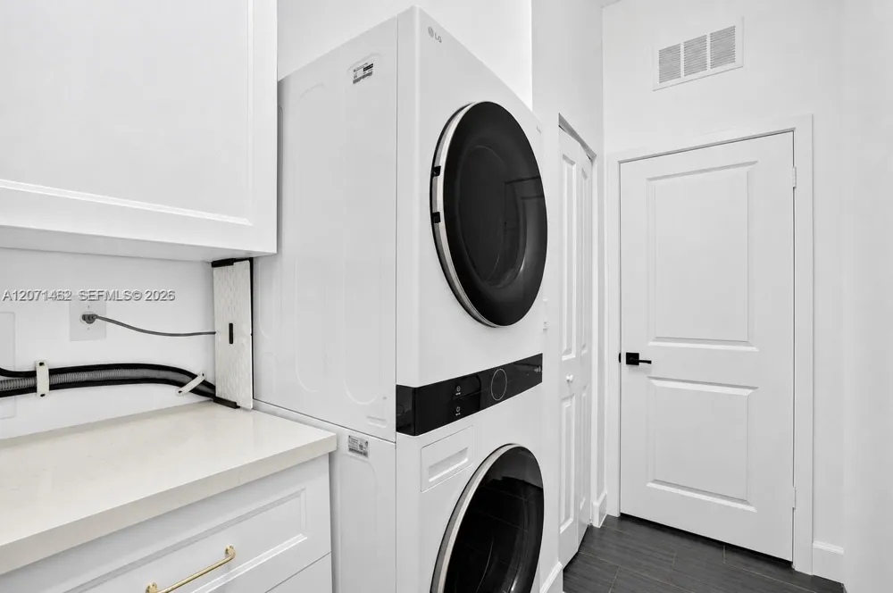 4917 NW 51st Ter Tamarac, FL 33319