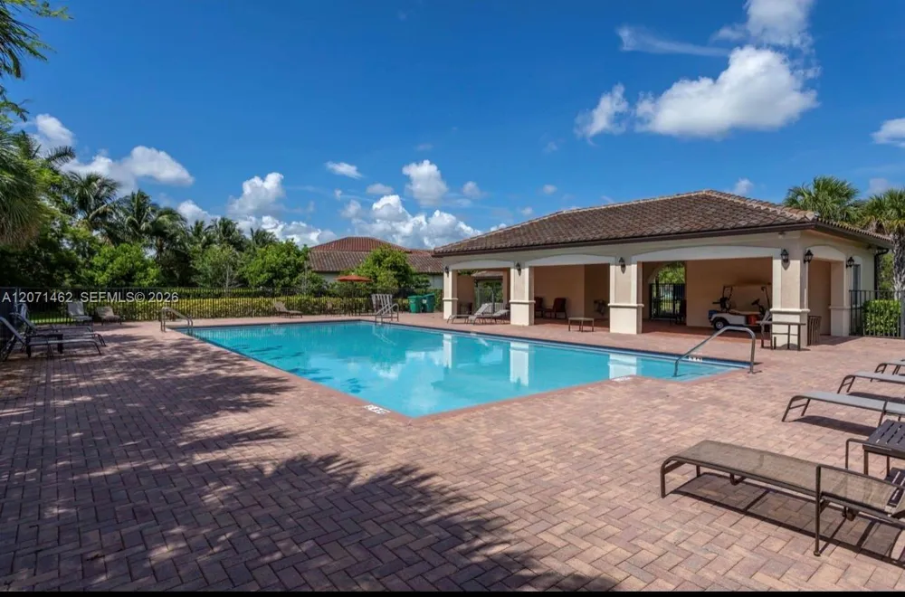 4917 NW 51st Ter Tamarac, FL 33319