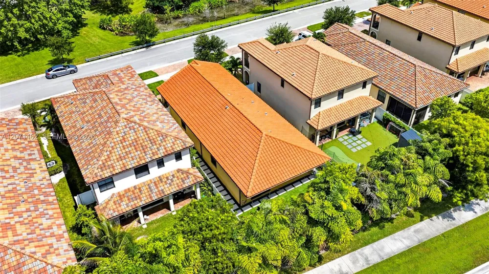4917 NW 51st Ter Tamarac, FL 33319
