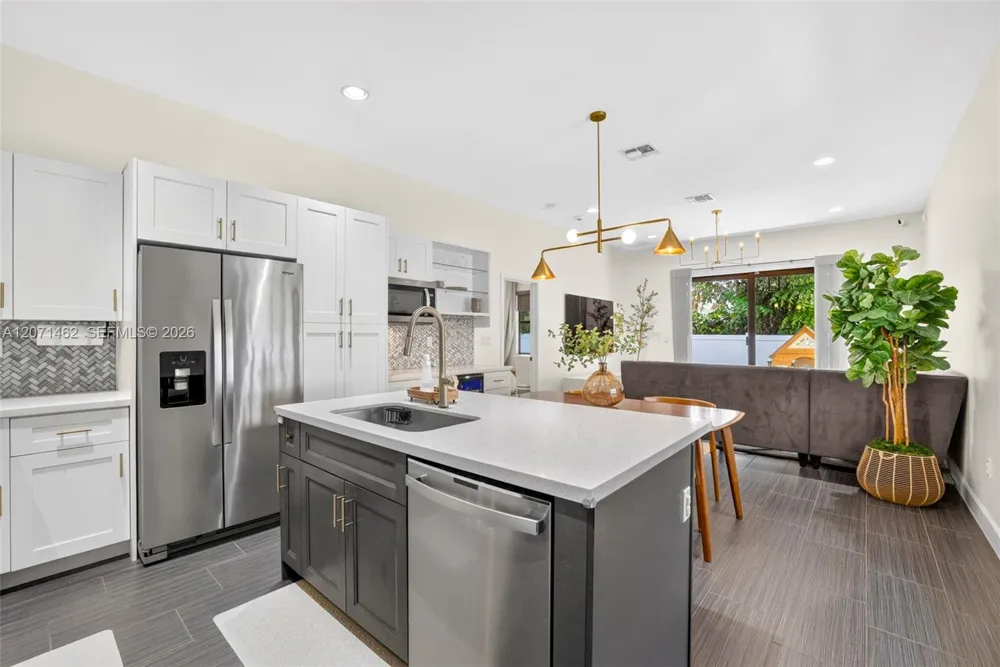 4917 NW 51st Ter Tamarac, FL 33319
